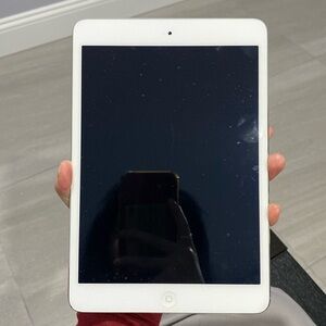Used condition Apple iPad mini2 16GB white silver A1489 ME279LL/A iOS 12.5.7